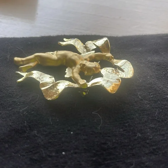 ANGEL with Ribbon Holiday Brooch Gold - Picture 6 of 7